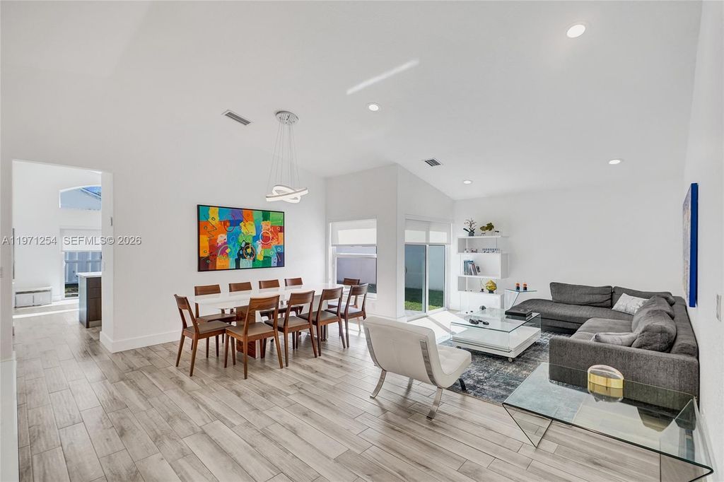 4928 SW 33rd Way, Hollywood, FL 33312