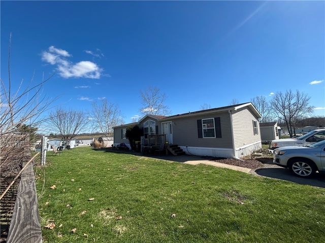 1124 Atlantis Dr, West Newton, PA 15089