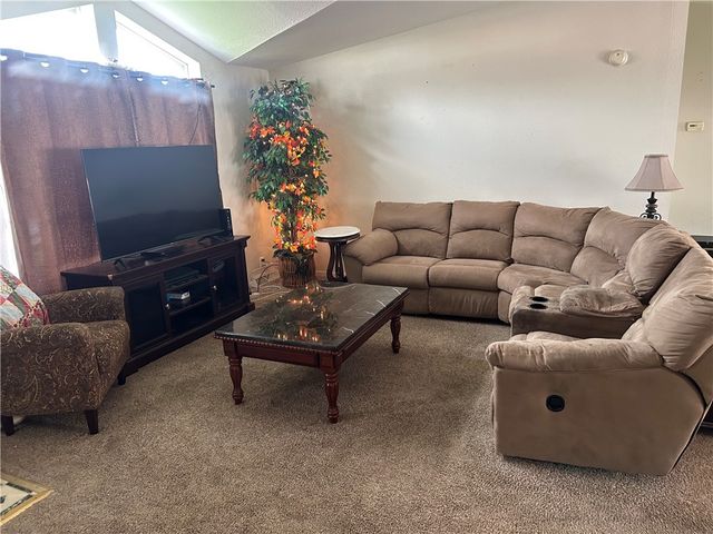 1124 Atlantis Dr, West Newton, PA 15089