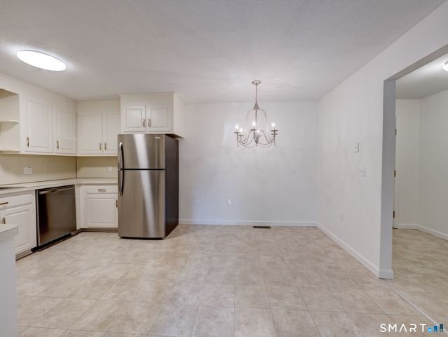 54 Oak Street 13, Middletown, CT 06457