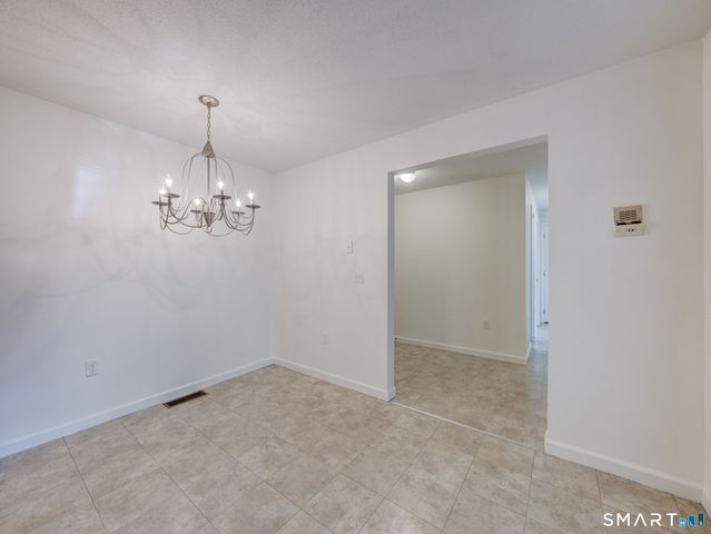 54 Oak Street 13, Middletown, CT 06457