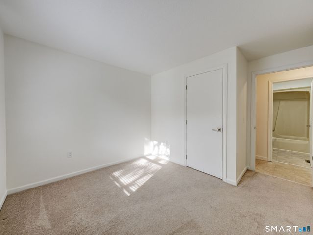 54 Oak Street 13, Middletown, CT 06457