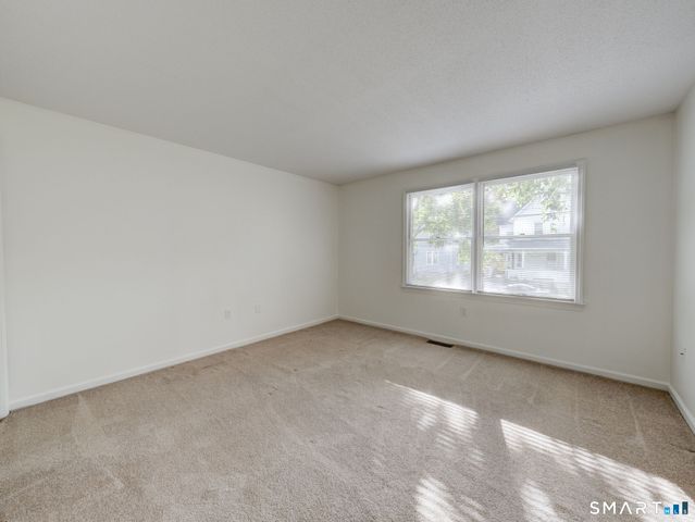 54 Oak Street 13, Middletown, CT 06457