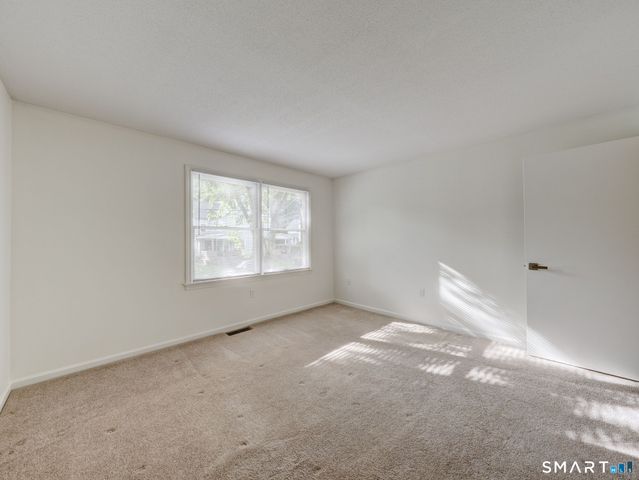 54 Oak Street 13, Middletown, CT 06457