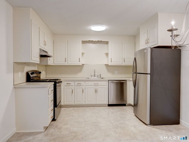 54 Oak Street 13, Middletown, CT 06457