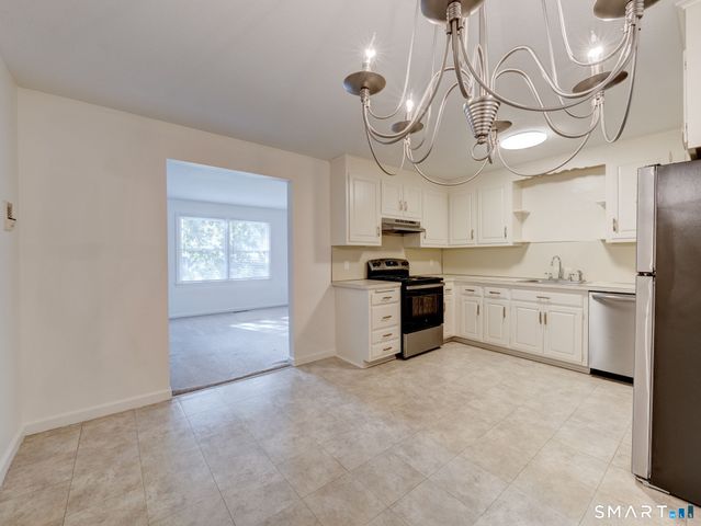 54 Oak Street 13, Middletown, CT 06457