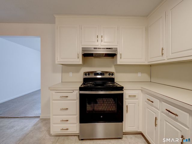 54 Oak Street 13, Middletown, CT 06457