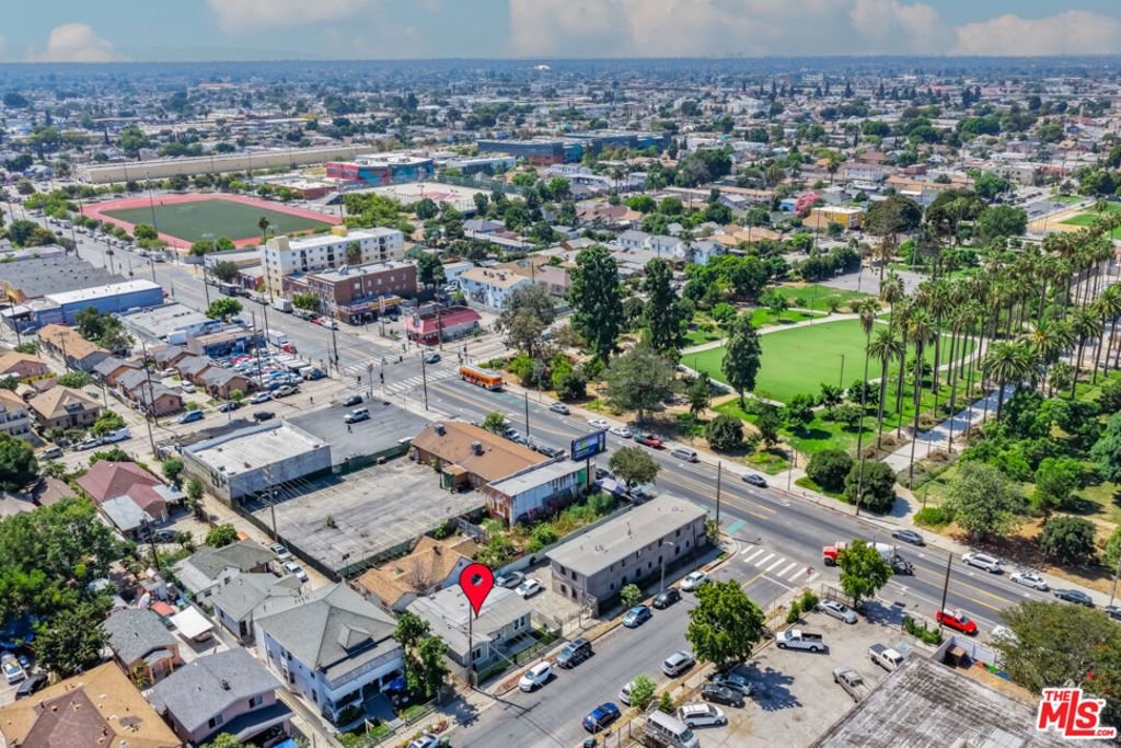 618 E 50th Street, Los Angeles, CA 90011 — exterior