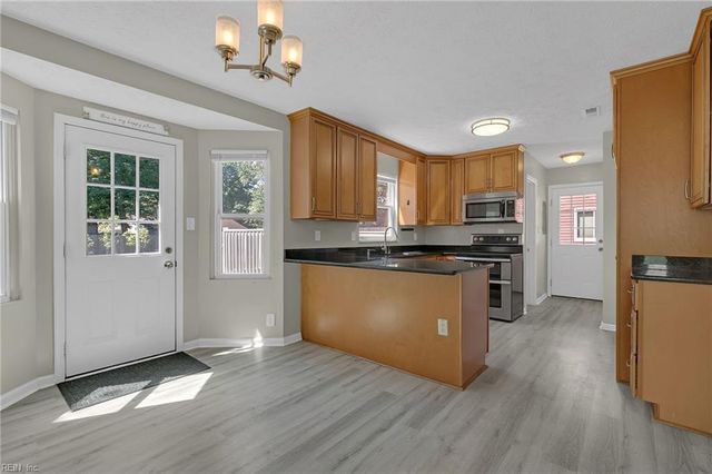 500 Wyn DR, Newport News, VA 23608