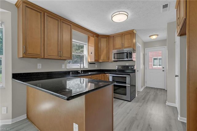 500 Wyn DR, Newport News, VA 23608