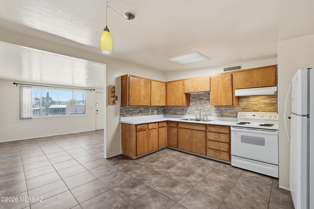 1808 W Caravelle Road, Tucson, AZ 85713