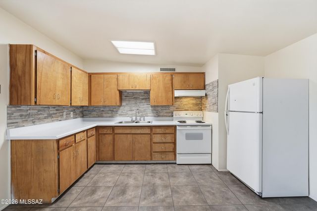 1808 W Caravelle Road, Tucson, AZ 85713