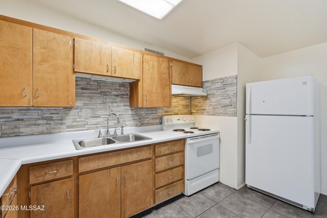 1808 W Caravelle Road, Tucson, AZ 85713