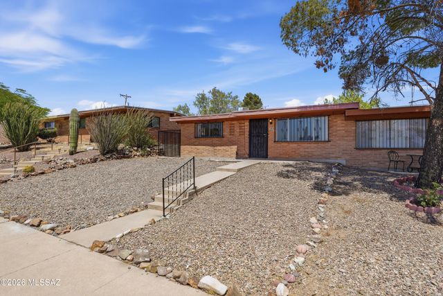 1808 W Caravelle Road, Tucson, AZ 85713