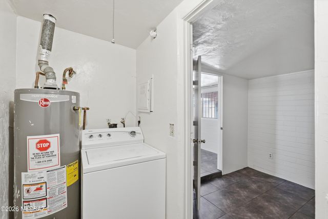 1808 W Caravelle Road, Tucson, AZ 85713