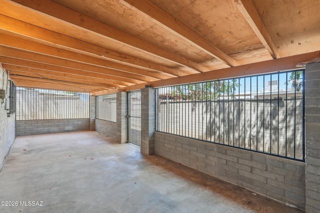 1808 W Caravelle Road, Tucson, AZ 85713