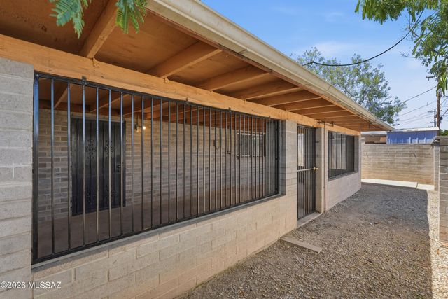 1808 W Caravelle Road, Tucson, AZ 85713