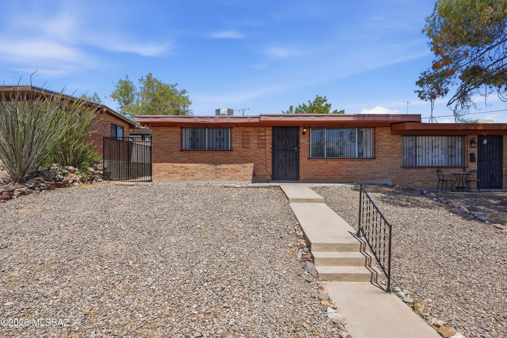 1808 W Caravelle Road, Tucson, AZ 85713