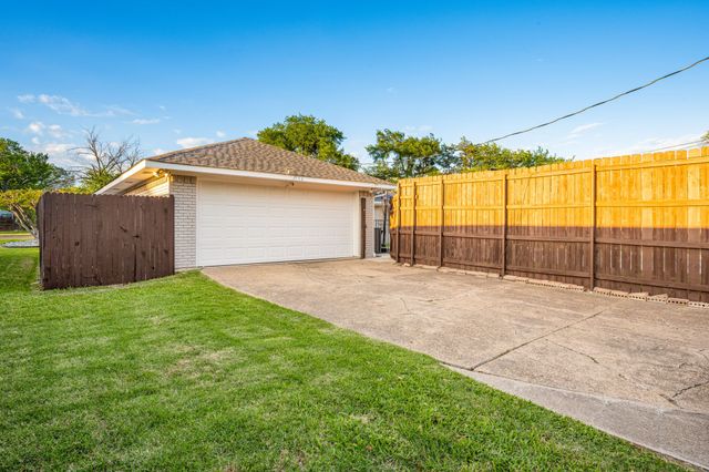 3556 Royal Lane, Dallas, TX 75229