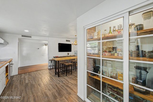 7951 E Hawthorne Street, Tucson, AZ 85710