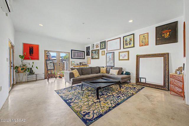 7951 E Hawthorne Street, Tucson, AZ 85710