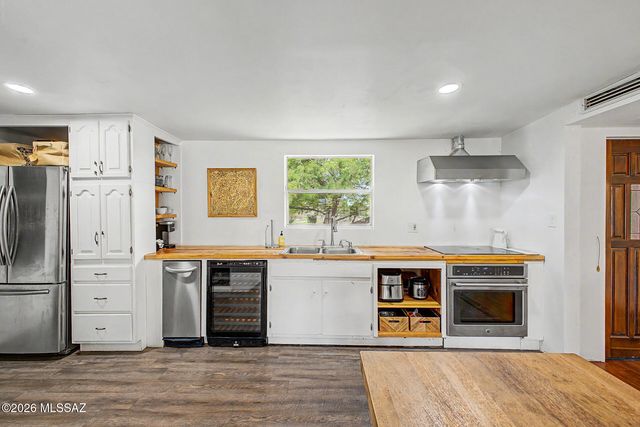 7951 E Hawthorne Street, Tucson, AZ 85710