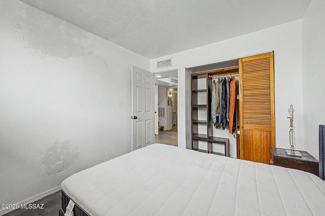 7951 E Hawthorne Street, Tucson, AZ 85710