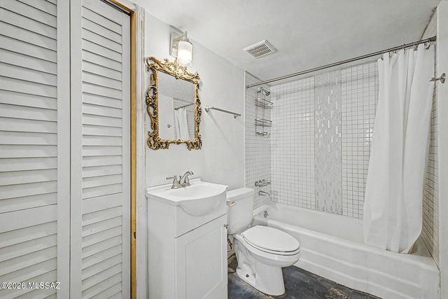 7951 E Hawthorne Street, Tucson, AZ 85710