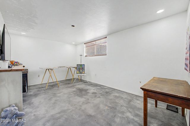 7951 E Hawthorne Street, Tucson, AZ 85710