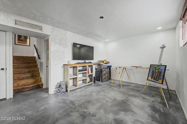 7951 E Hawthorne Street, Tucson, AZ 85710