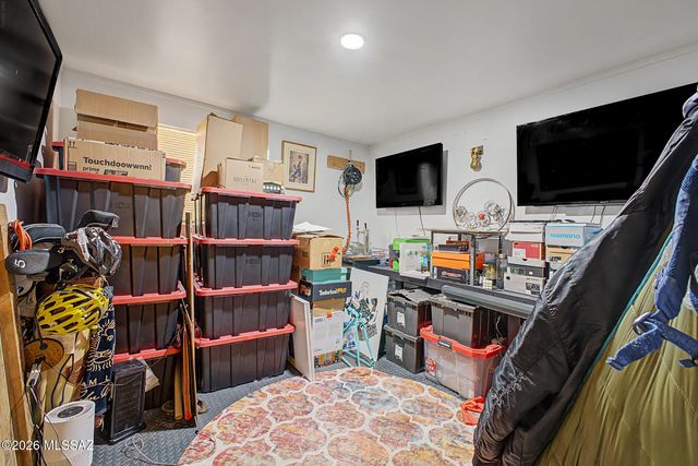 7951 E Hawthorne Street, Tucson, AZ 85710