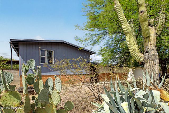 7951 E Hawthorne Street, Tucson, AZ 85710