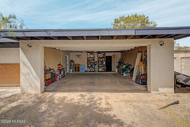 7951 E Hawthorne Street, Tucson, AZ 85710