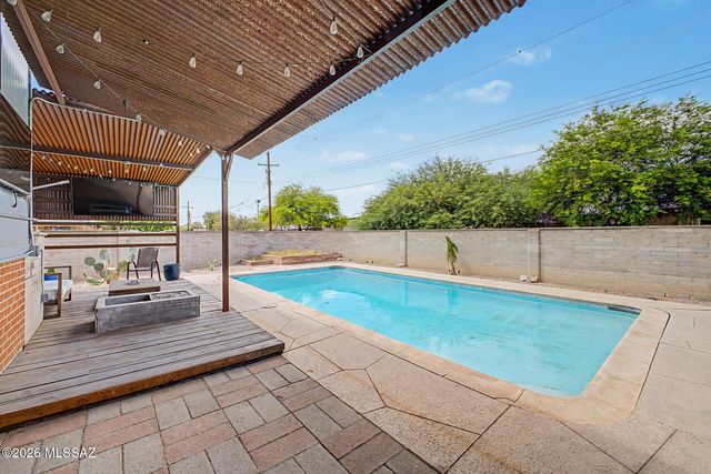 7951 E Hawthorne Street, Tucson, AZ 85710