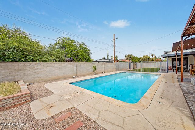 7951 E Hawthorne Street, Tucson, AZ 85710