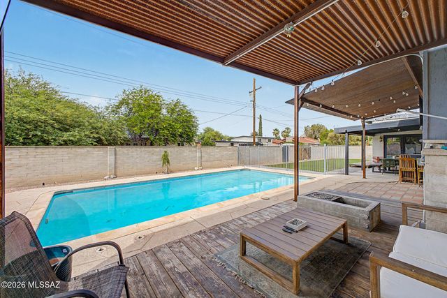 7951 E Hawthorne Street, Tucson, AZ 85710