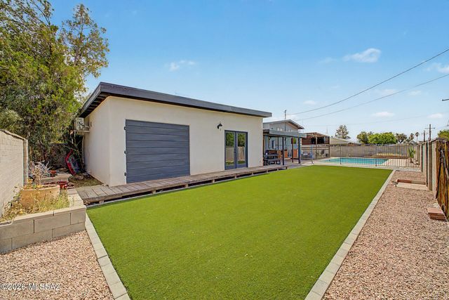 7951 E Hawthorne Street, Tucson, AZ 85710