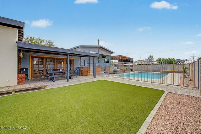 7951 E Hawthorne Street, Tucson, AZ 85710