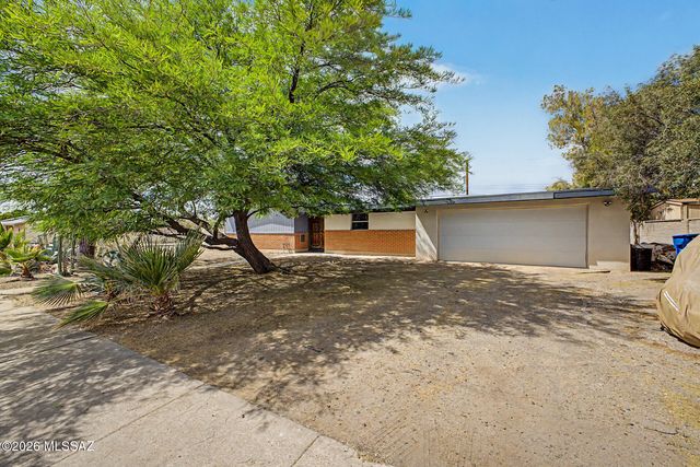 7951 E Hawthorne Street, Tucson, AZ 85710