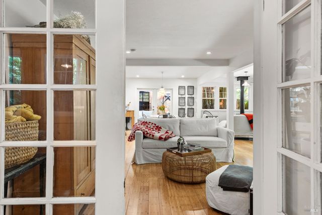 17131 Mount Jackson Trl, Rio Nido, CA 95471