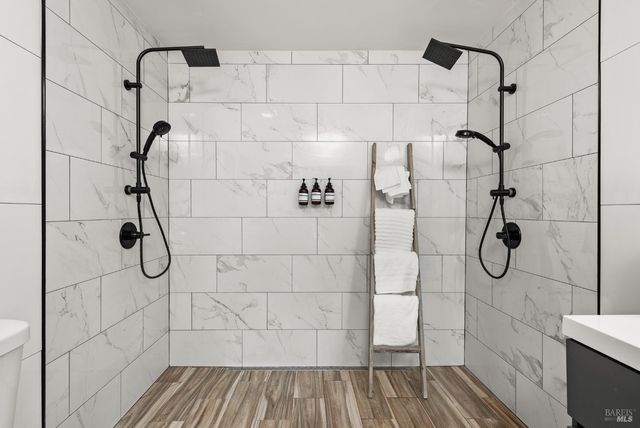 17131 Mount Jackson Trl, Rio Nido, CA 95471