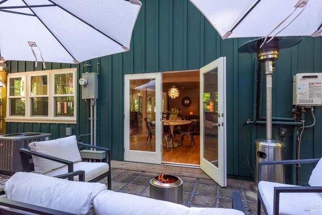 17131 Mount Jackson Trl, Rio Nido, CA 95471