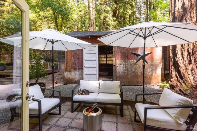 17131 Mount Jackson Trl, Rio Nido, CA 95471