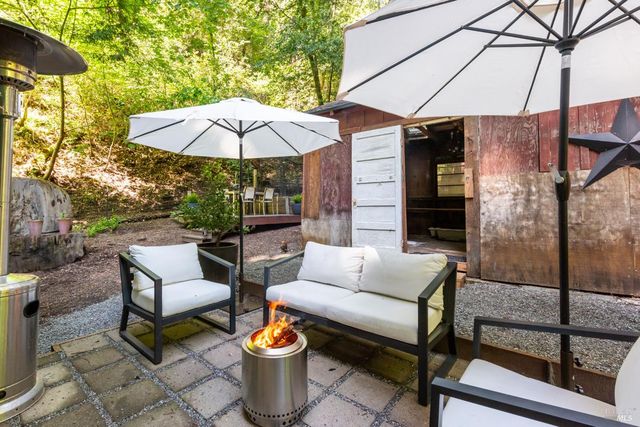 17131 Mount Jackson Trl, Rio Nido, CA 95471