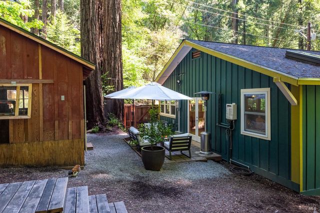 17131 Mount Jackson Trl, Rio Nido, CA 95471