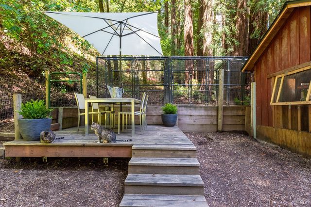 17131 Mount Jackson Trl, Rio Nido, CA 95471