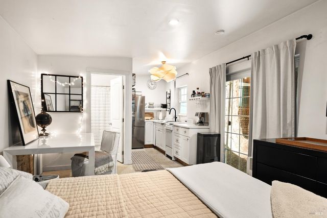 17131 Mount Jackson Trl, Rio Nido, CA 95471