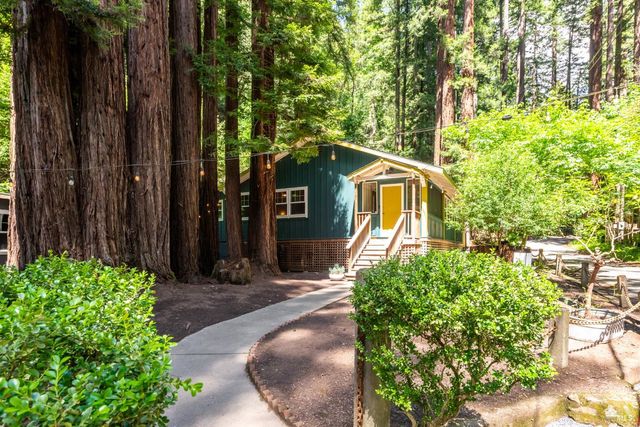 17131 Mount Jackson Trl, Rio Nido, CA 95471