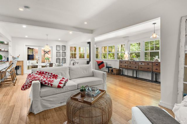 17131 Mount Jackson Trl, Rio Nido, CA 95471