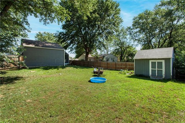 9101 E 65th Street, Raytown, MO 64133